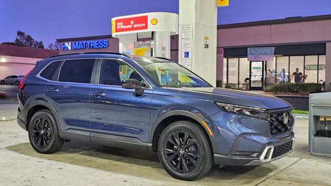 MPG Article Image 2023 Honda CR-V Hybrid MPG